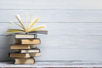 14年的十九座五菱校车拆车还能卖多少钱