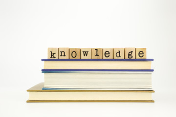 14年的十九座五菱校车拆车还能卖多少钱